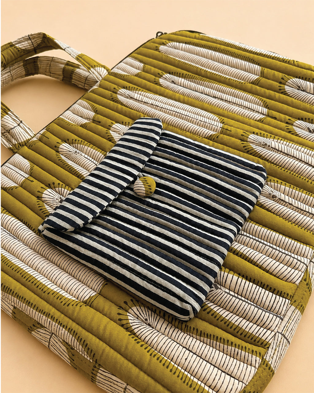 Adaa Quilted Laptop Bag