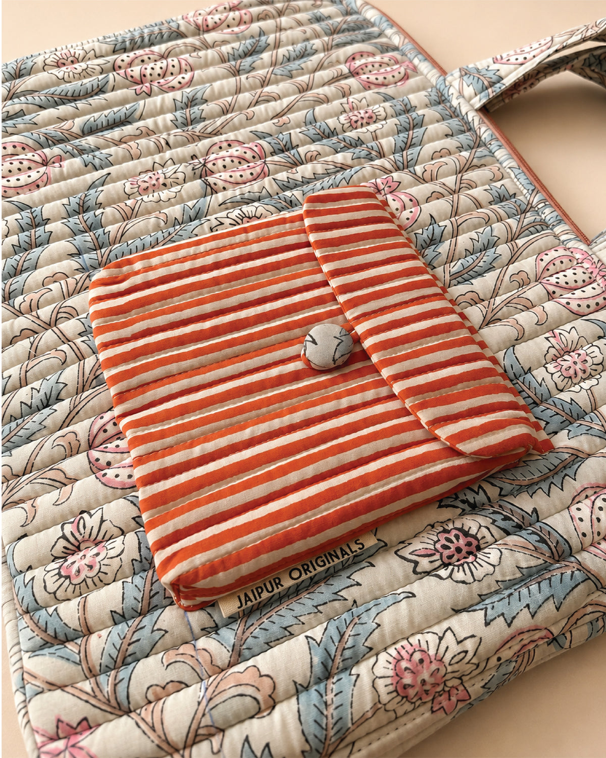 Anaar Quilted Laptop Bag